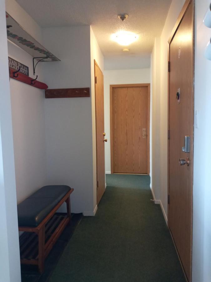 Big White Village center 2 Bedroom Buitenkant foto