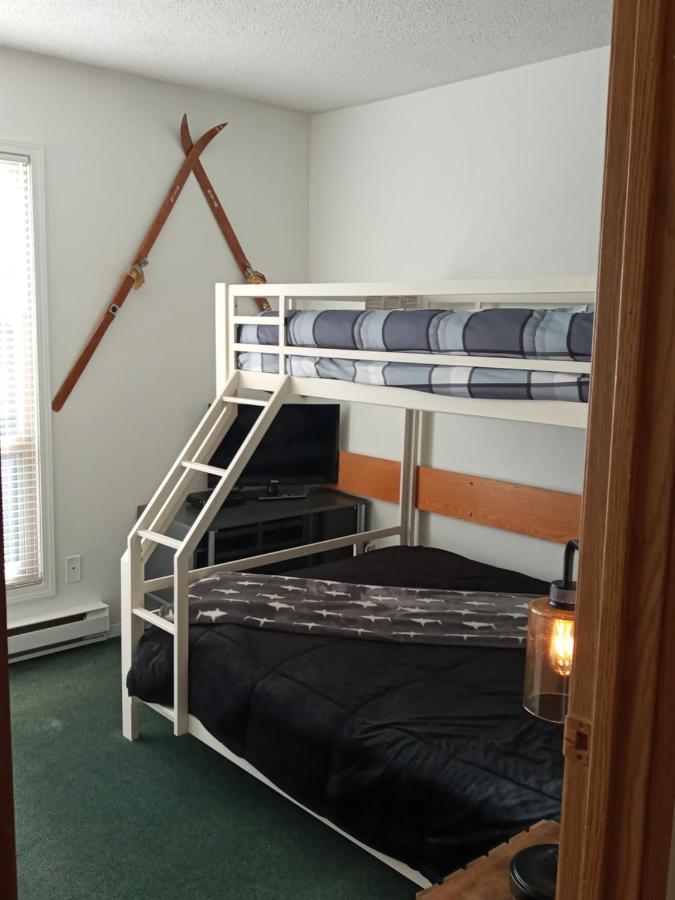 Big White Village center 2 Bedroom Buitenkant foto